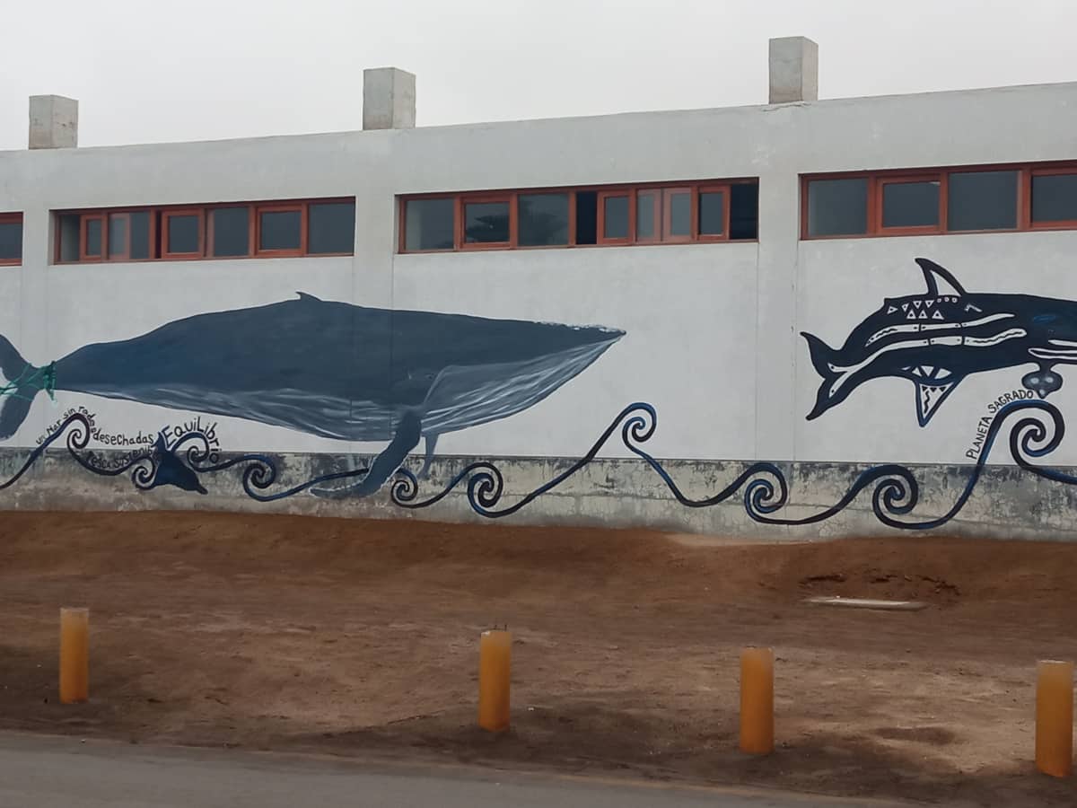 murales con ballenas en punta hermosa